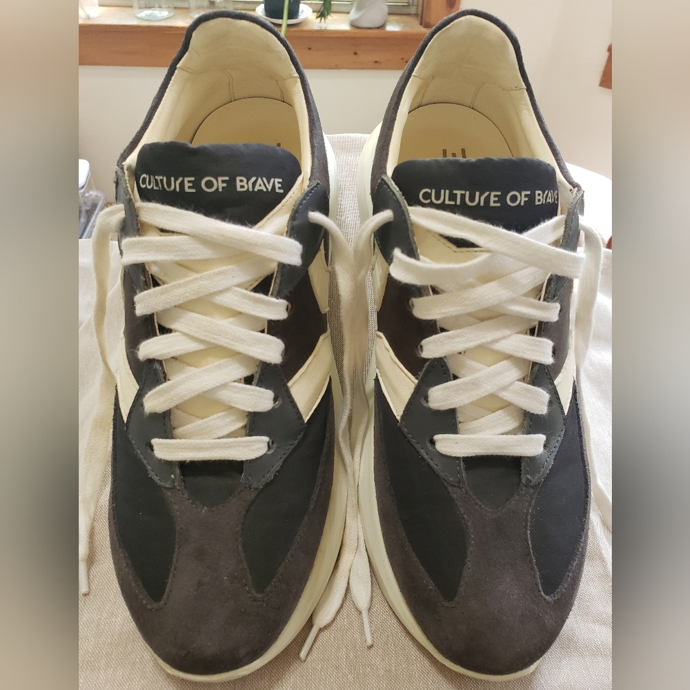 Gray and White Culture Of Brave Athletic Street Shoes